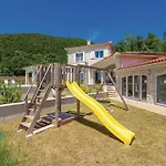 Gorgeous Home In Veprinac With Sauna * Veprinac